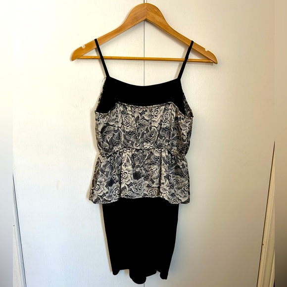 Women’s Black Bodycon Dress with Cream Lace Print Peplum - Size Medium - Picture 6 of 7